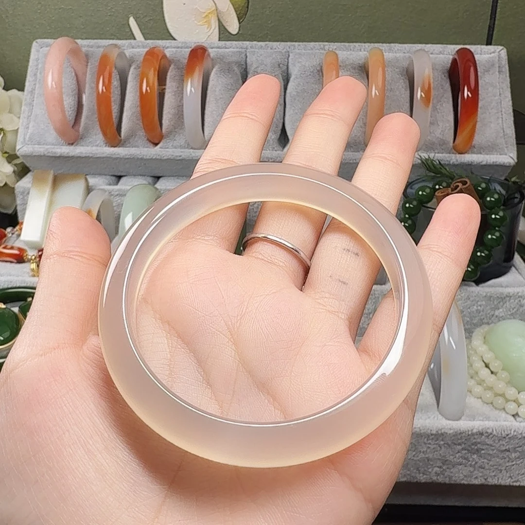 左***儿玛瑙/玉髓未镶嵌手镯