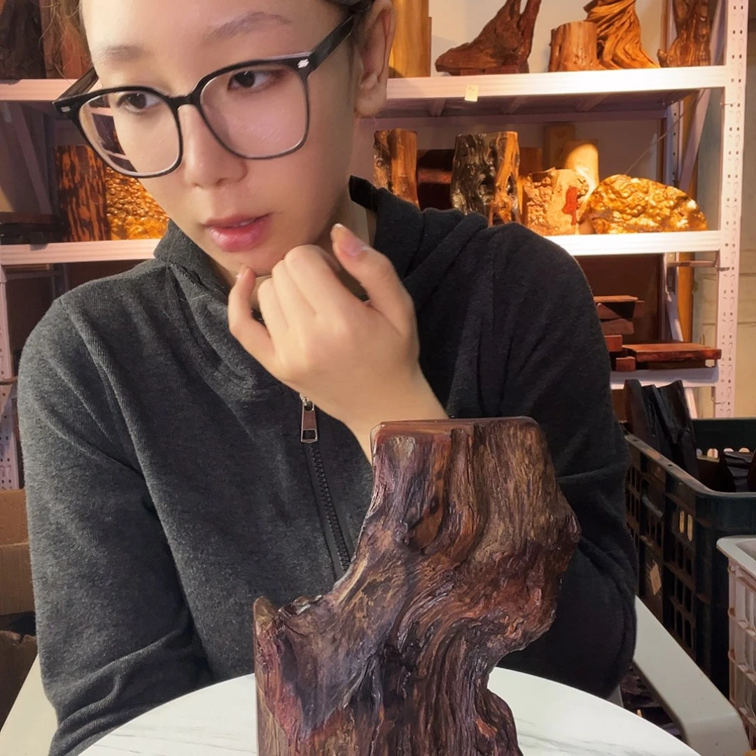 紫檀木类端景台上**翰