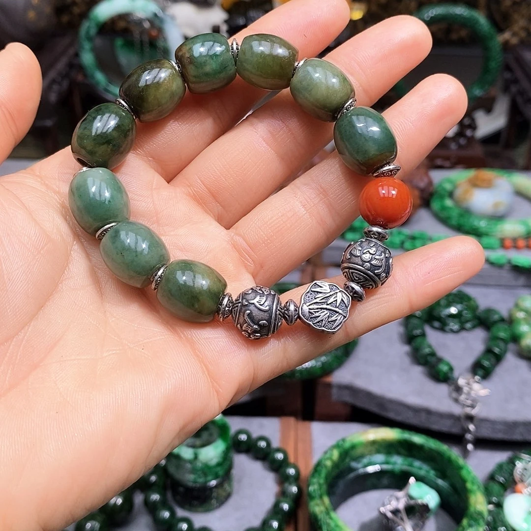 未镶嵌手链翡翠漂亮美眉