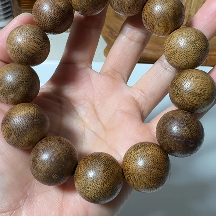 香榧木薰香海南黄油格珠串1.8规格26.8克