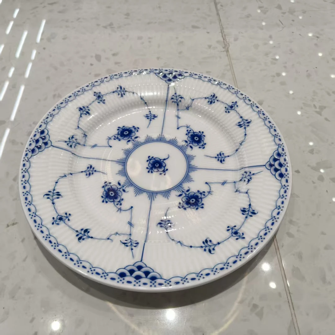 景德镇五花马22cm棕榈平盘唐草