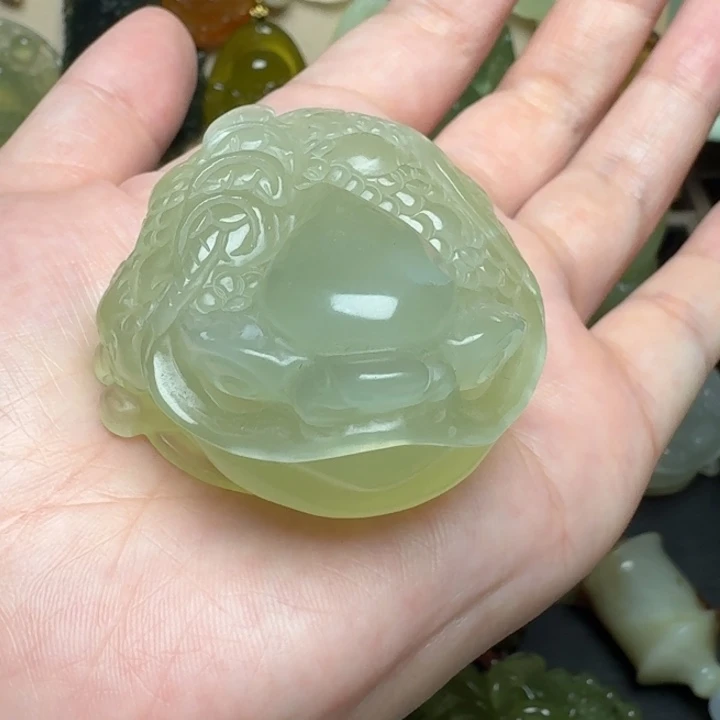 未镶嵌蛇纹石玉颈饰