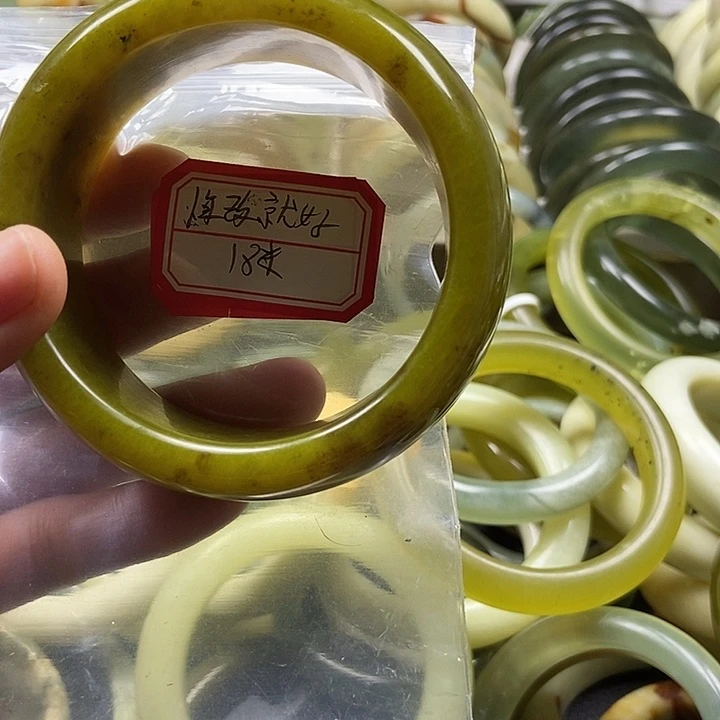 蛇纹石玉手镯未镶嵌悔**好