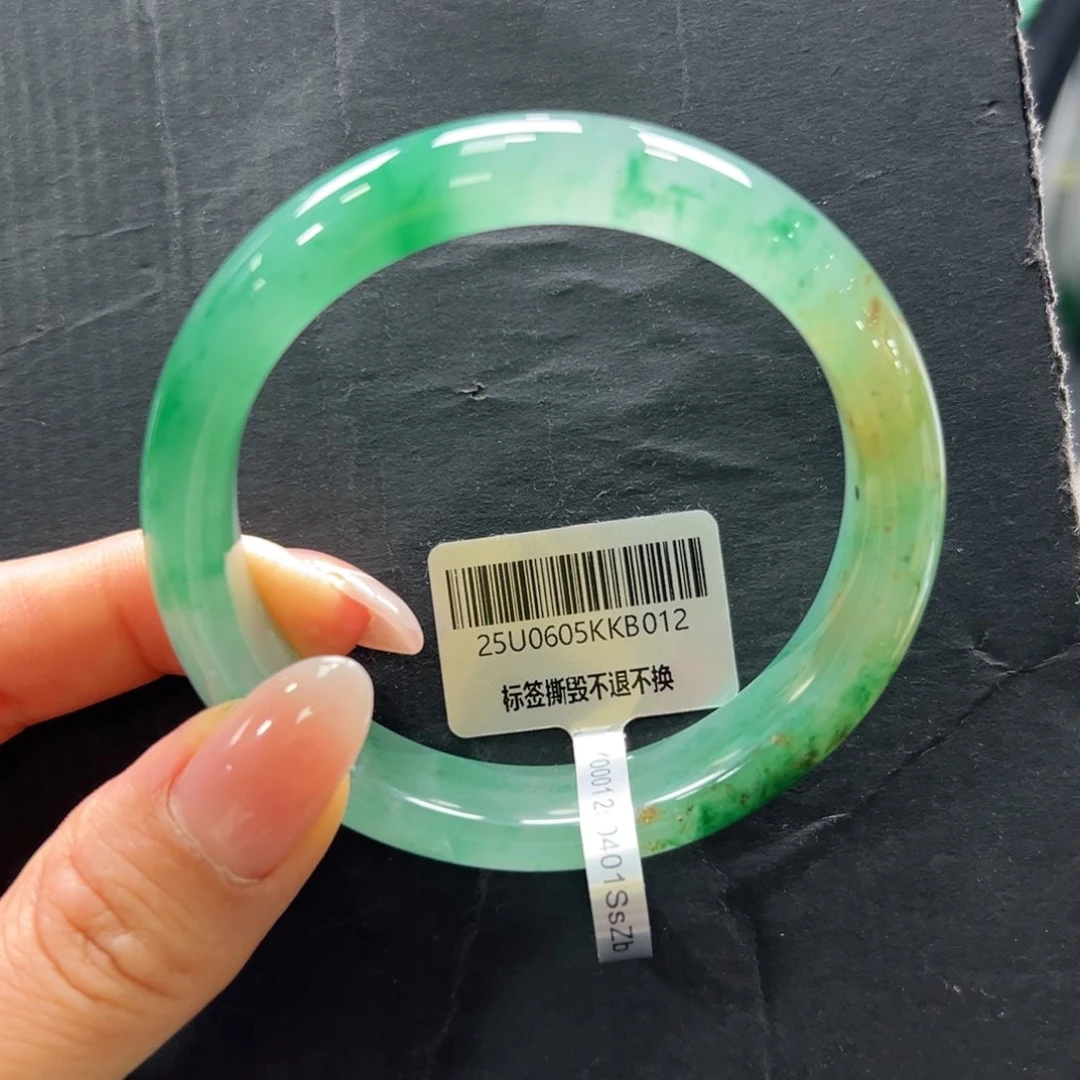 石英质玉手镯未镶嵌➕艳艳57