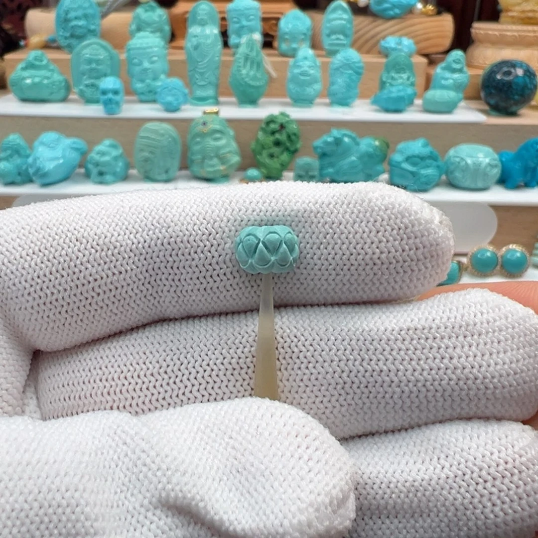 绿松石未镶嵌珠宝奇石