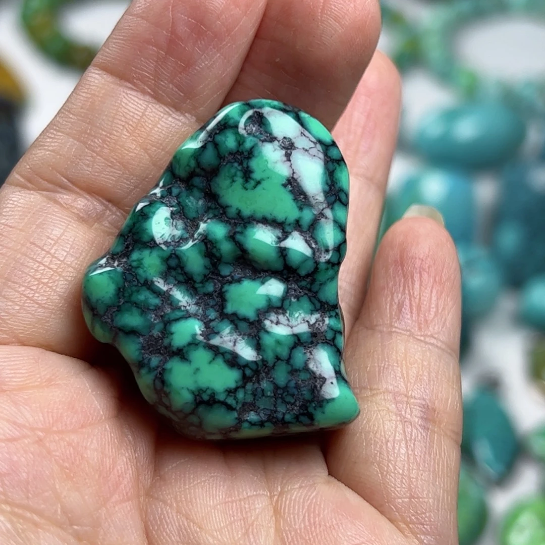 绿松石未镶嵌珠宝奇石