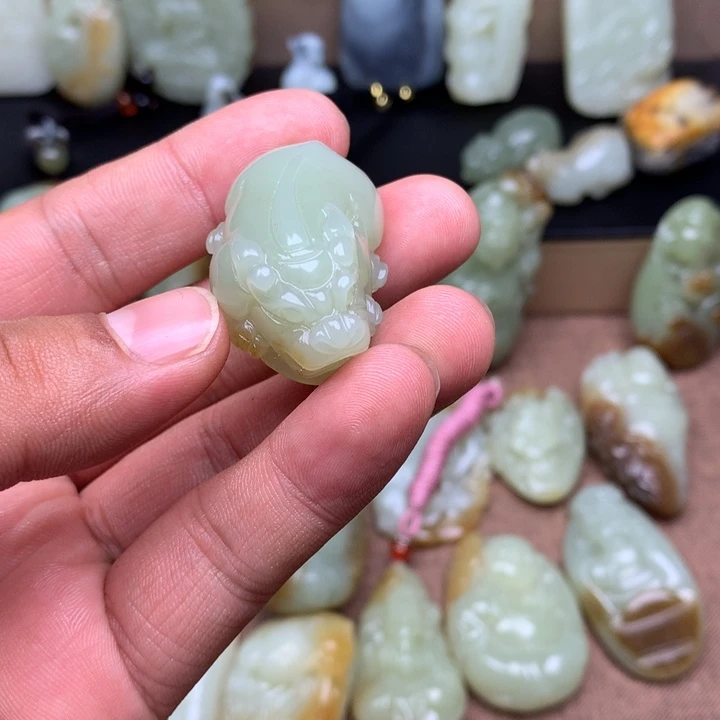 和田玉（糖玉）未镶嵌颈饰