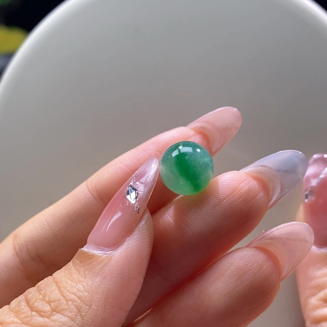 颈饰未镶嵌翡翠翡翠辣大色根珠11.2mm