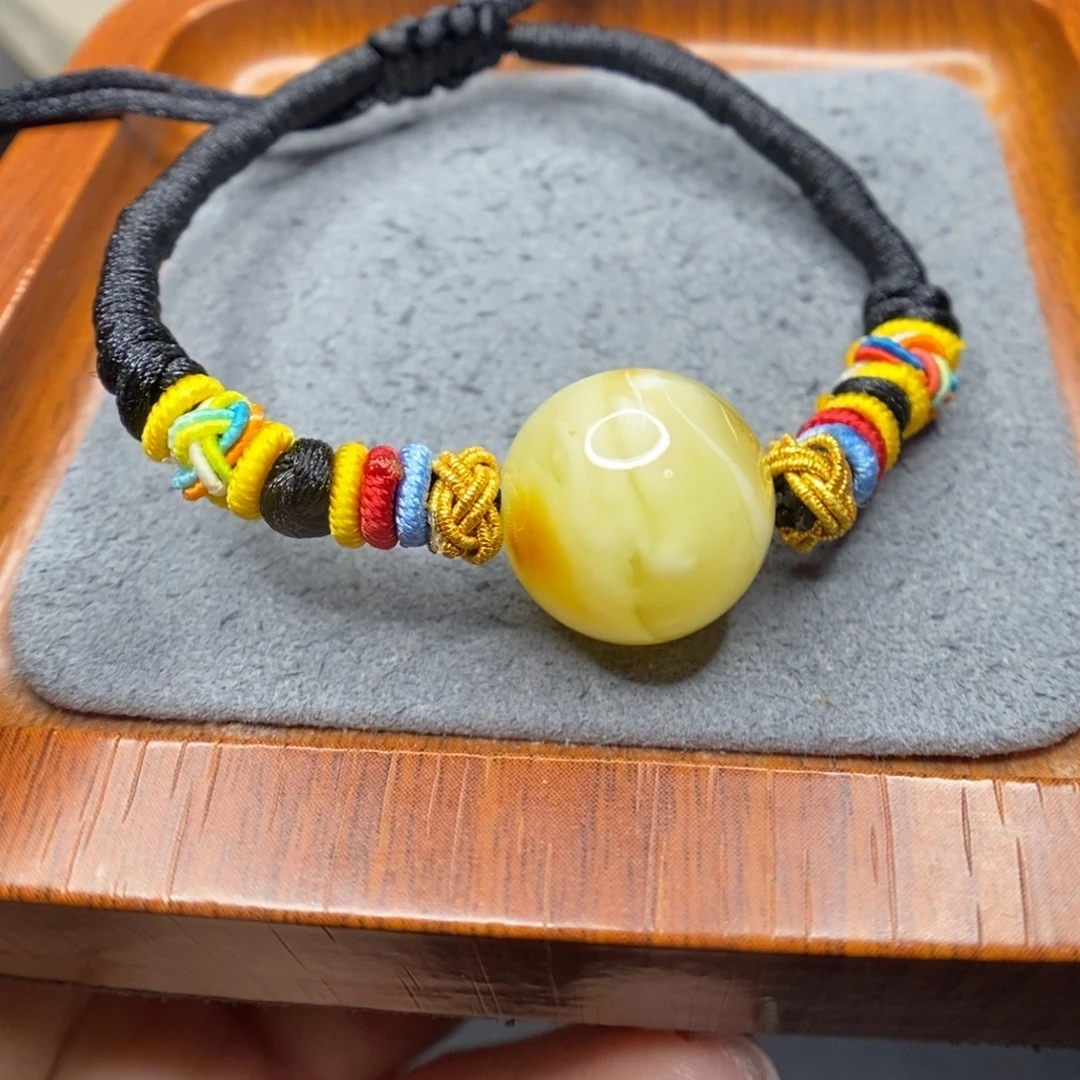 太***起蜜蜡未镶嵌颈饰郎