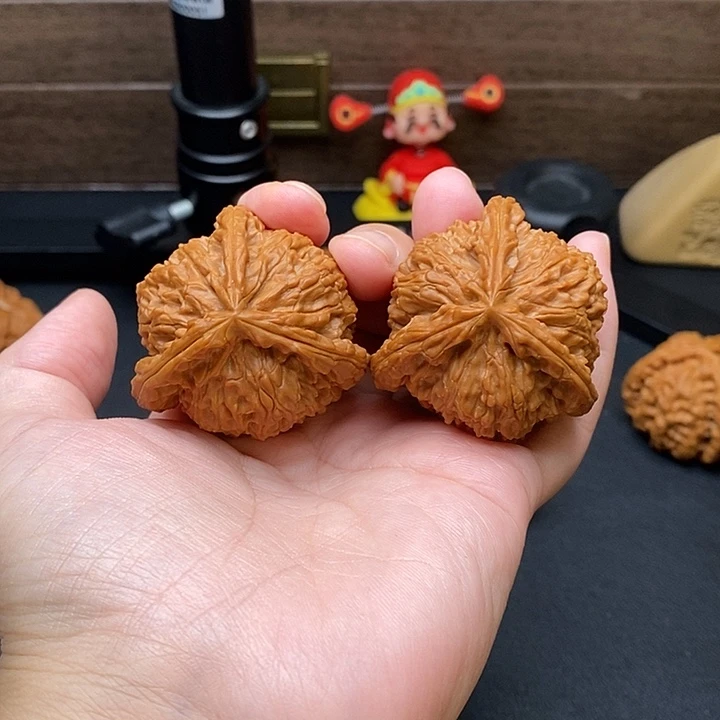 孤***鸿把件文玩核桃白奔