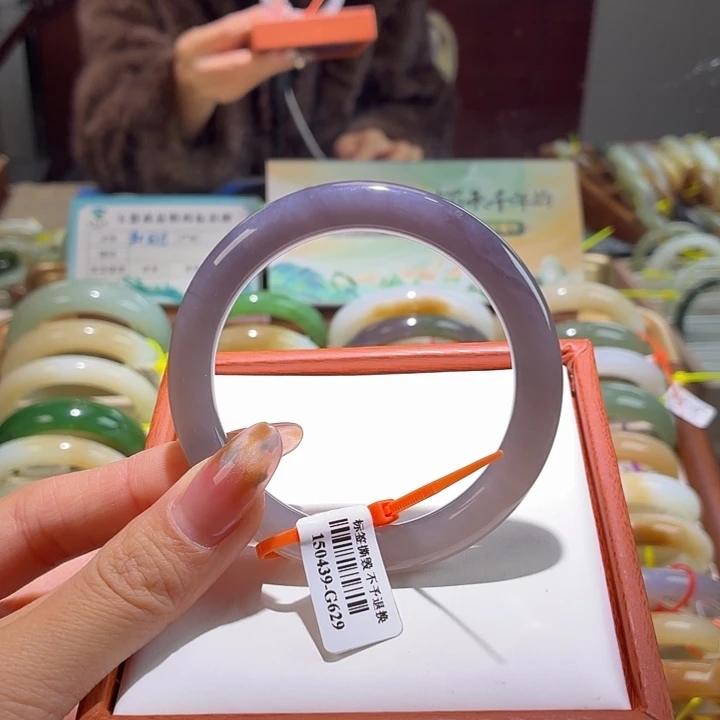 和田玉未镶嵌手镯51。 56