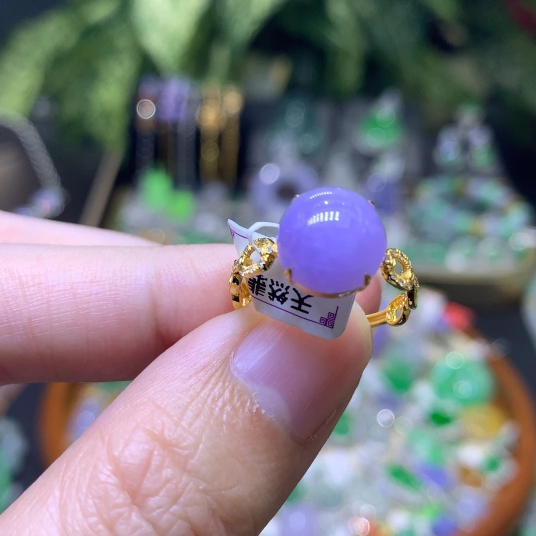 颈饰18K金镶嵌翡翠