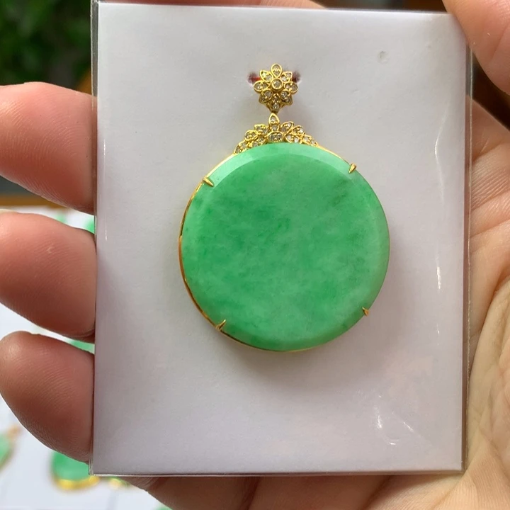 翡翠颈饰18K金镶嵌翡翠翡翠吊坠