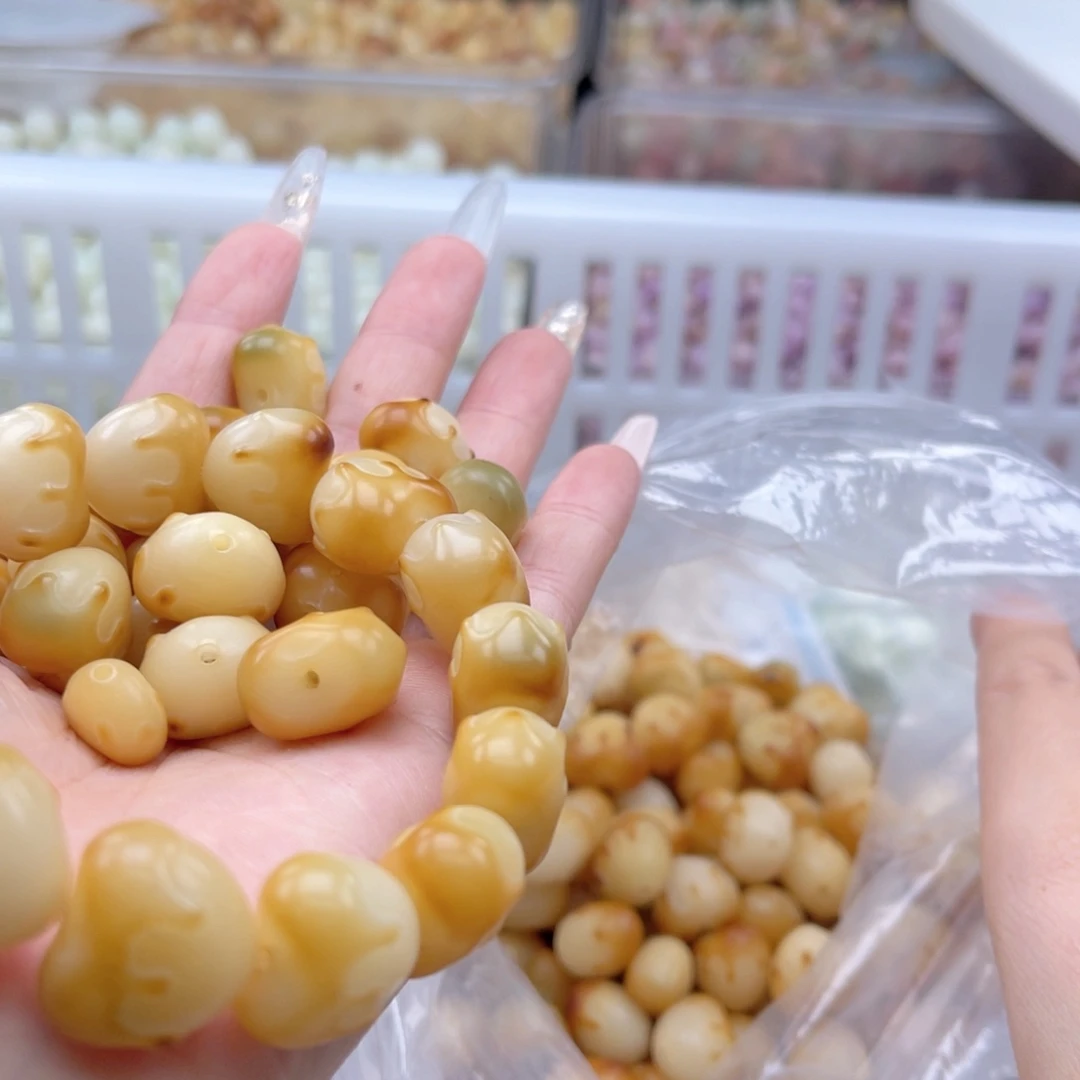 白玉菩提吊坠b瑕16-18mm/15颗蜂蜜爱心