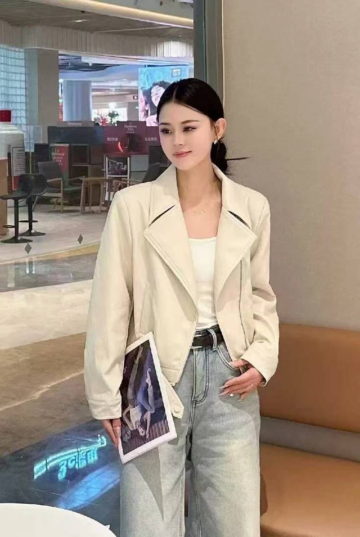 欧货高级感白色皮衣外套女春2025新款时尚正肩短夹克PU机车小个子