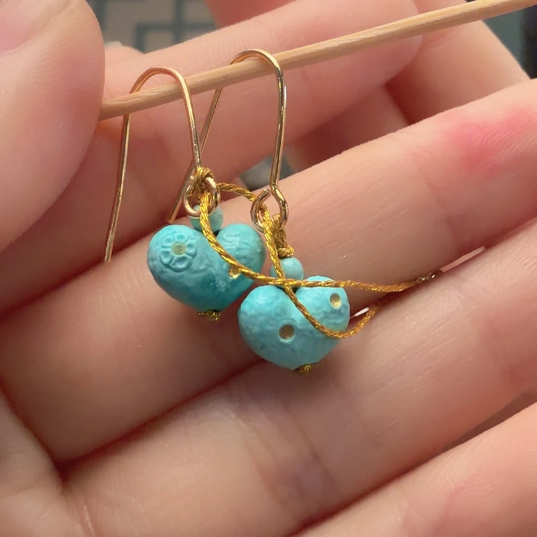 绿松石未镶嵌颈饰