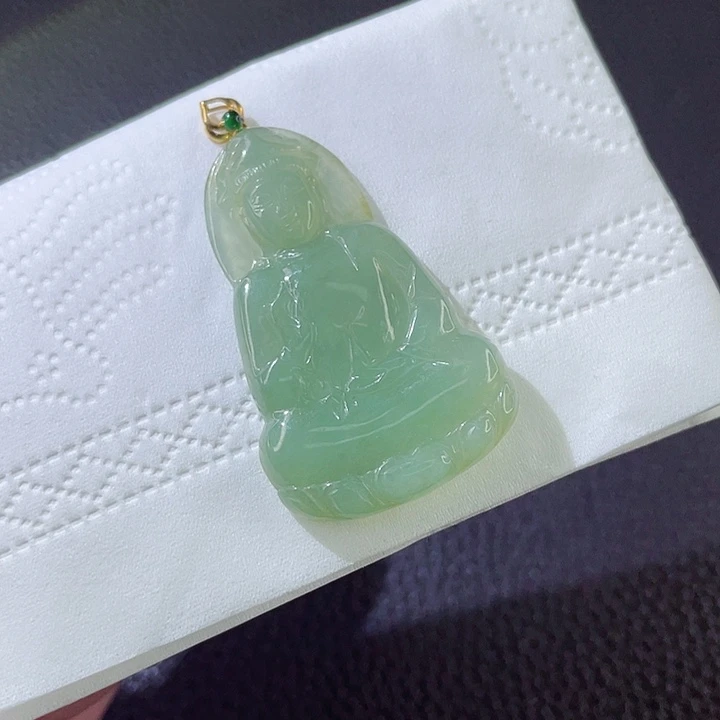 翡翠颈饰18K金镶嵌翡翠