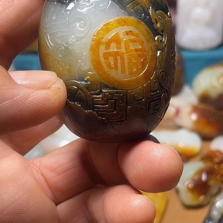 新***海和田玉未镶嵌颈饰