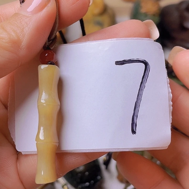 岫岩河磨玉（透闪石质玉）9K金镶嵌挂件友****?