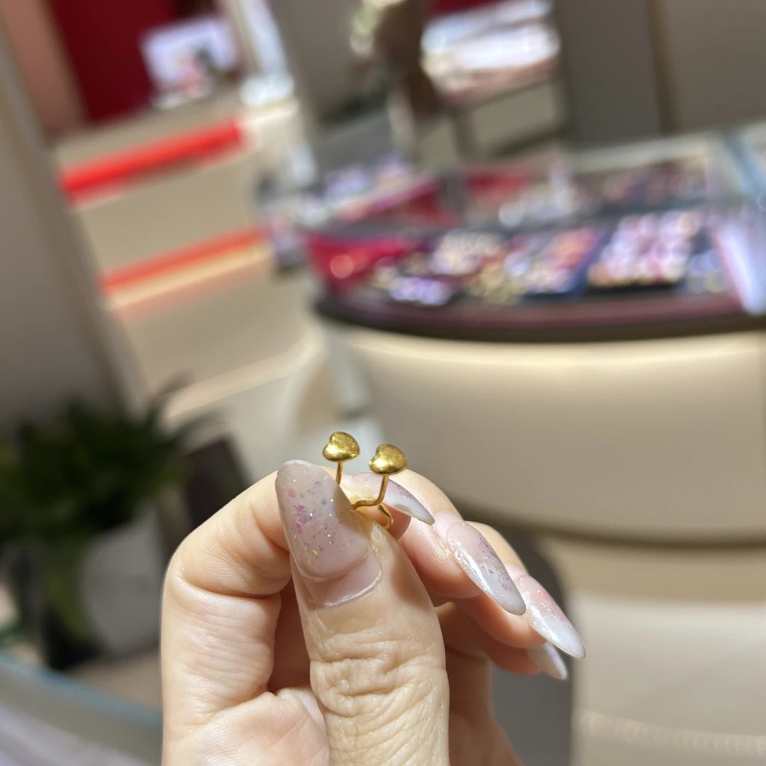 足金999爱心耳钉1.79克