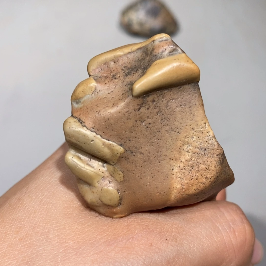 戴***哥玛瑙/玉髓车挂合金86