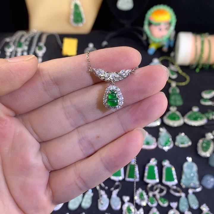 颈饰银S925镶嵌翡翠