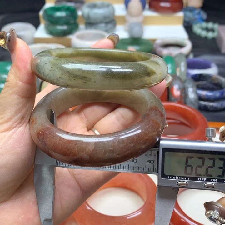 未镶嵌手镯石英质玉