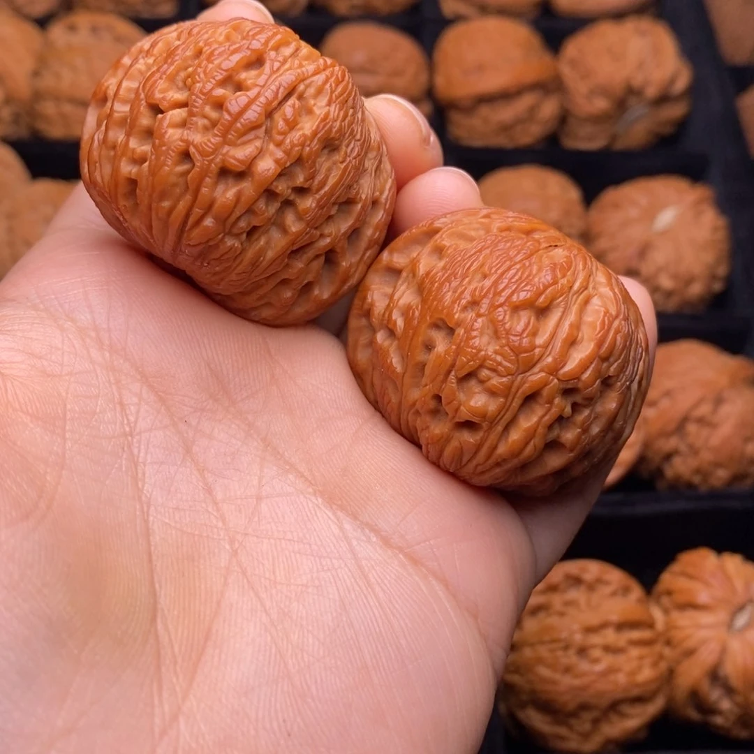 文玩核桃把件秦岭野生核桃