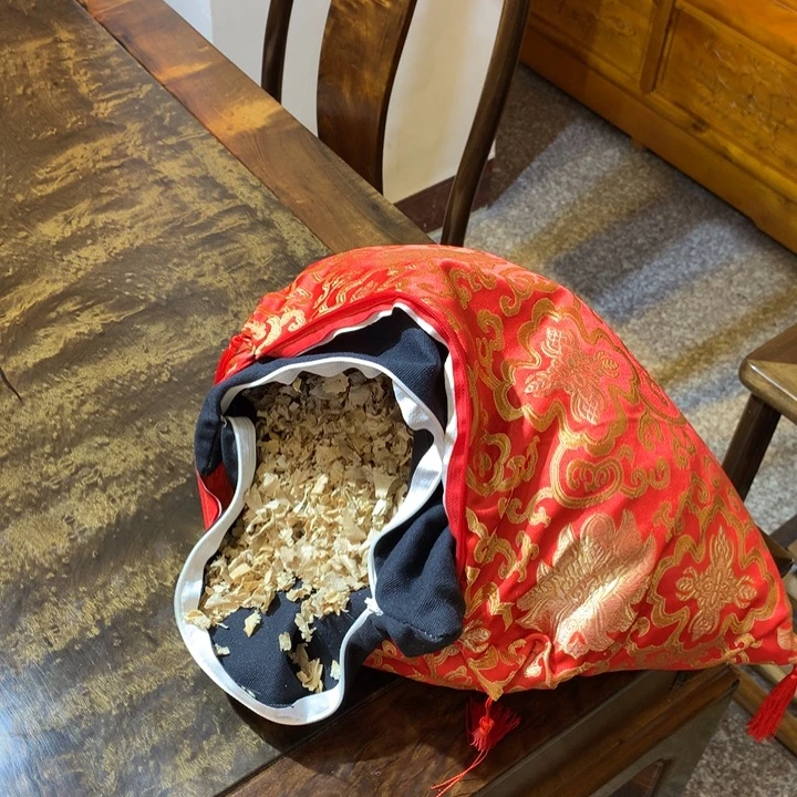 金丝楠金丝楠抱枕