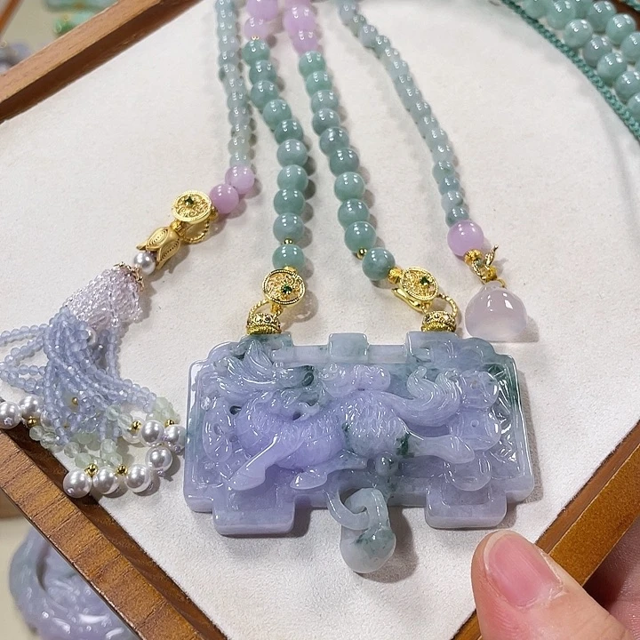 翡翠未镶嵌颈饰天*翡翠吊坠