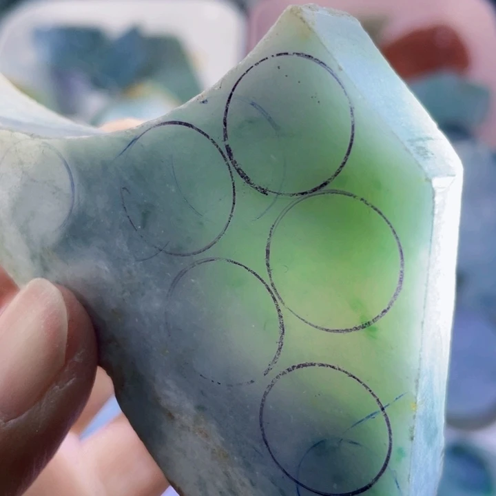 颈饰未镶嵌翡翠天然缅甸翡翠料子