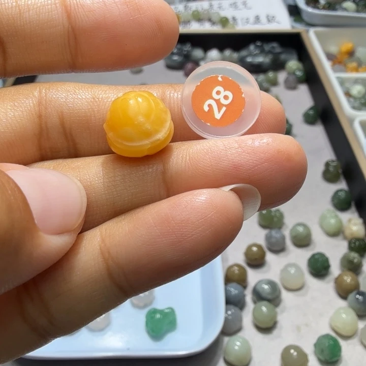 未镶嵌和田玉珠宝半成品有瑕不退换