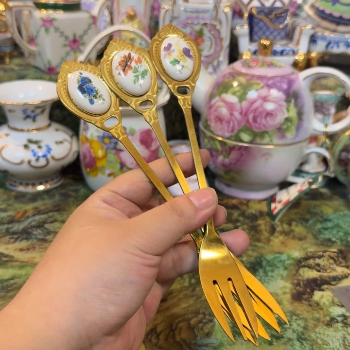 鹿与海陶瓷家居有限公司大叉子任意