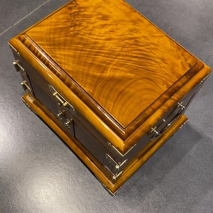 楠木官皮箱子水波一个