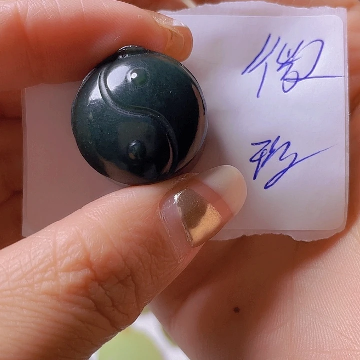 未镶嵌岫岩河磨玉（透闪石质玉）把件修*