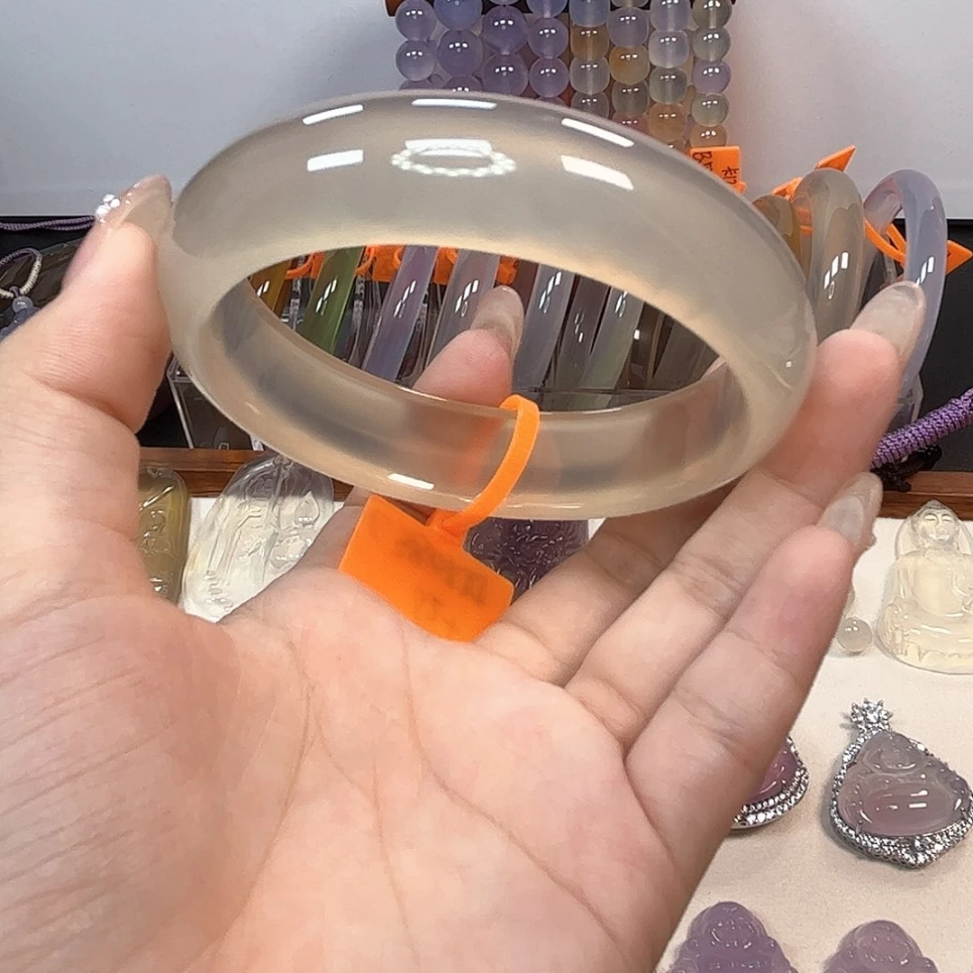 1***n玛瑙/玉髓手镯未镶嵌