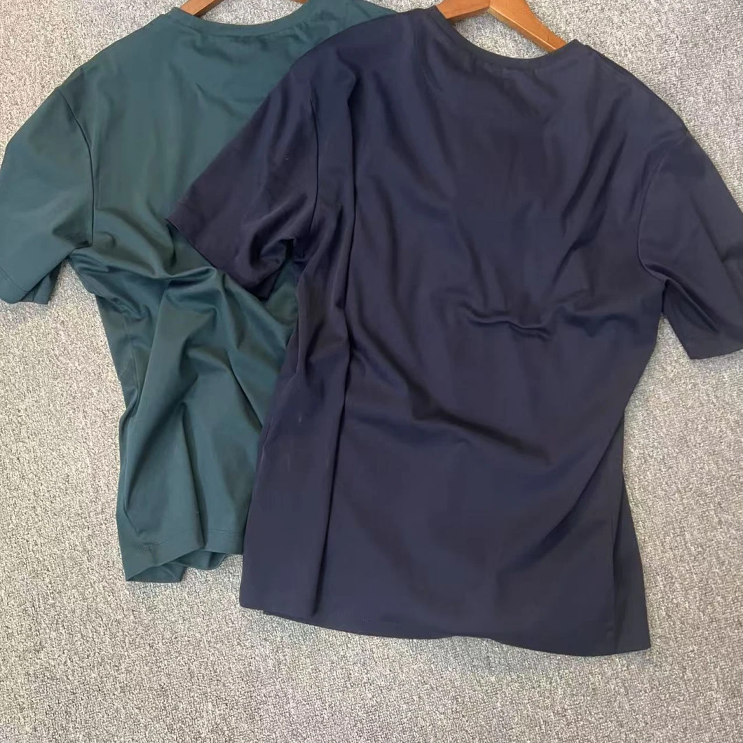 铁子金属标圆领短袖T恤