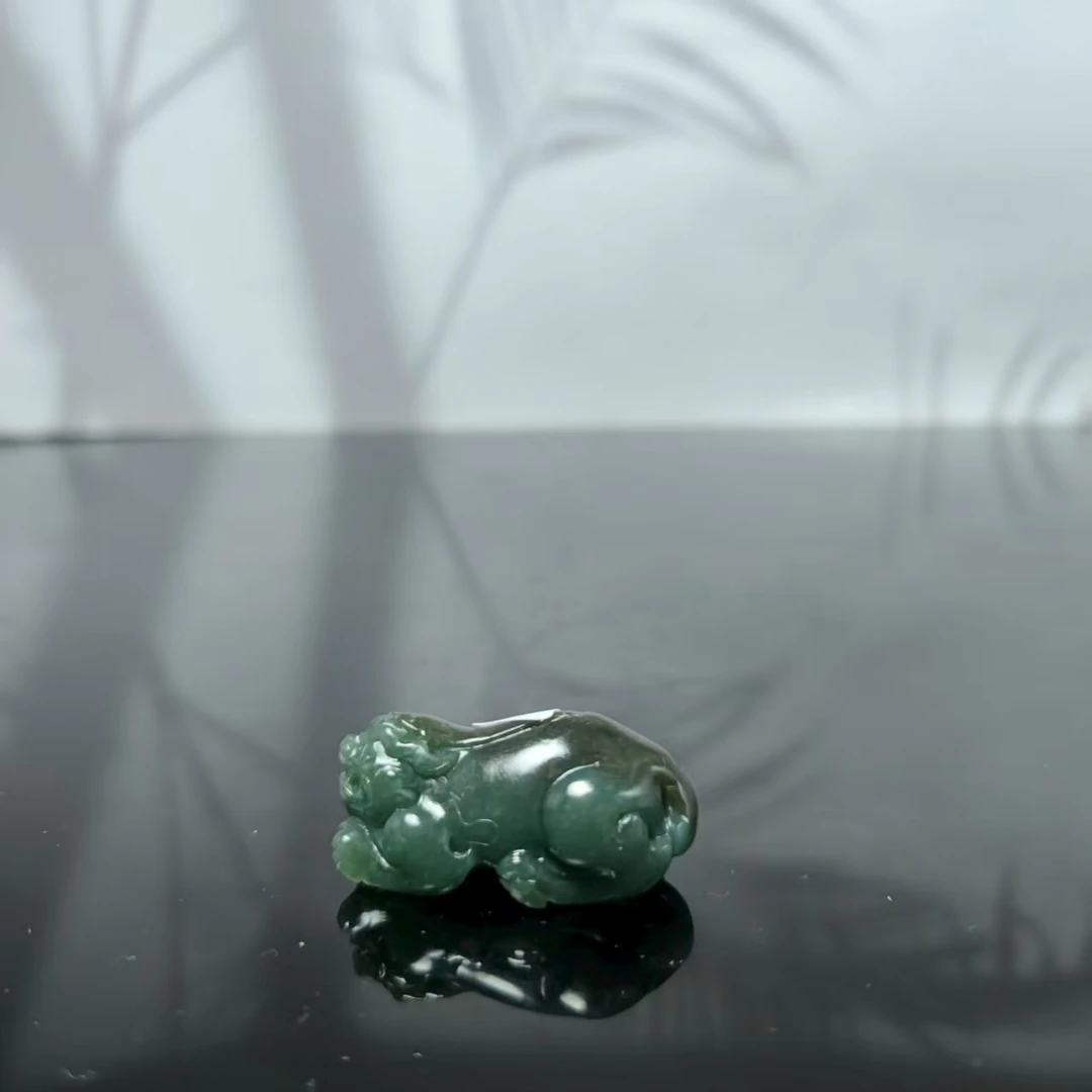 Q和田玉貔貅吊坠0749