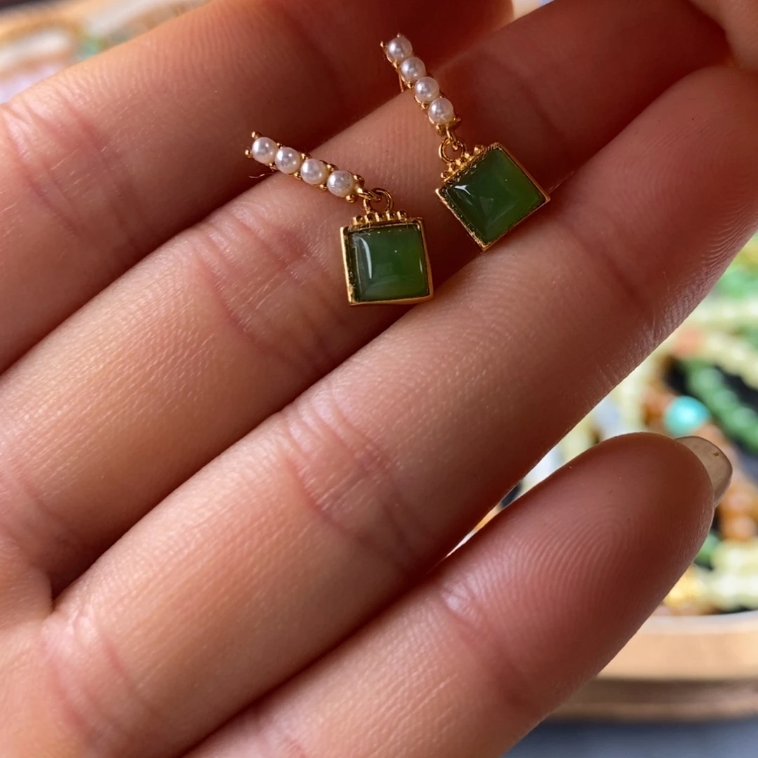 和田玉银S925镶嵌耳坠俄碧耳坠