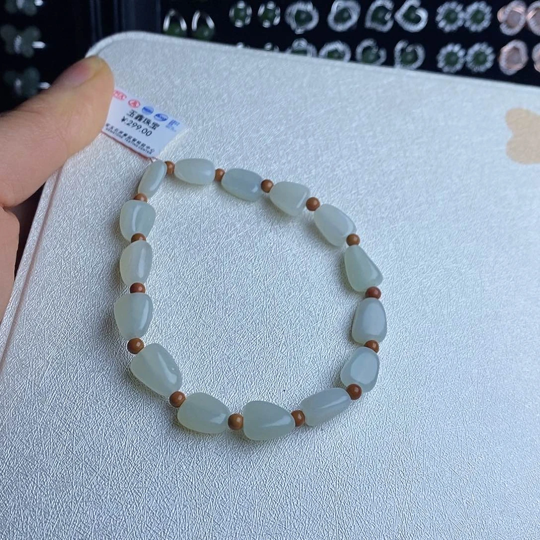 和田玉未镶嵌手串