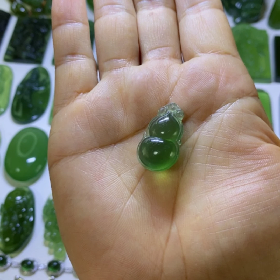 【闪购商品】蛇纹石玉颈饰未镶嵌