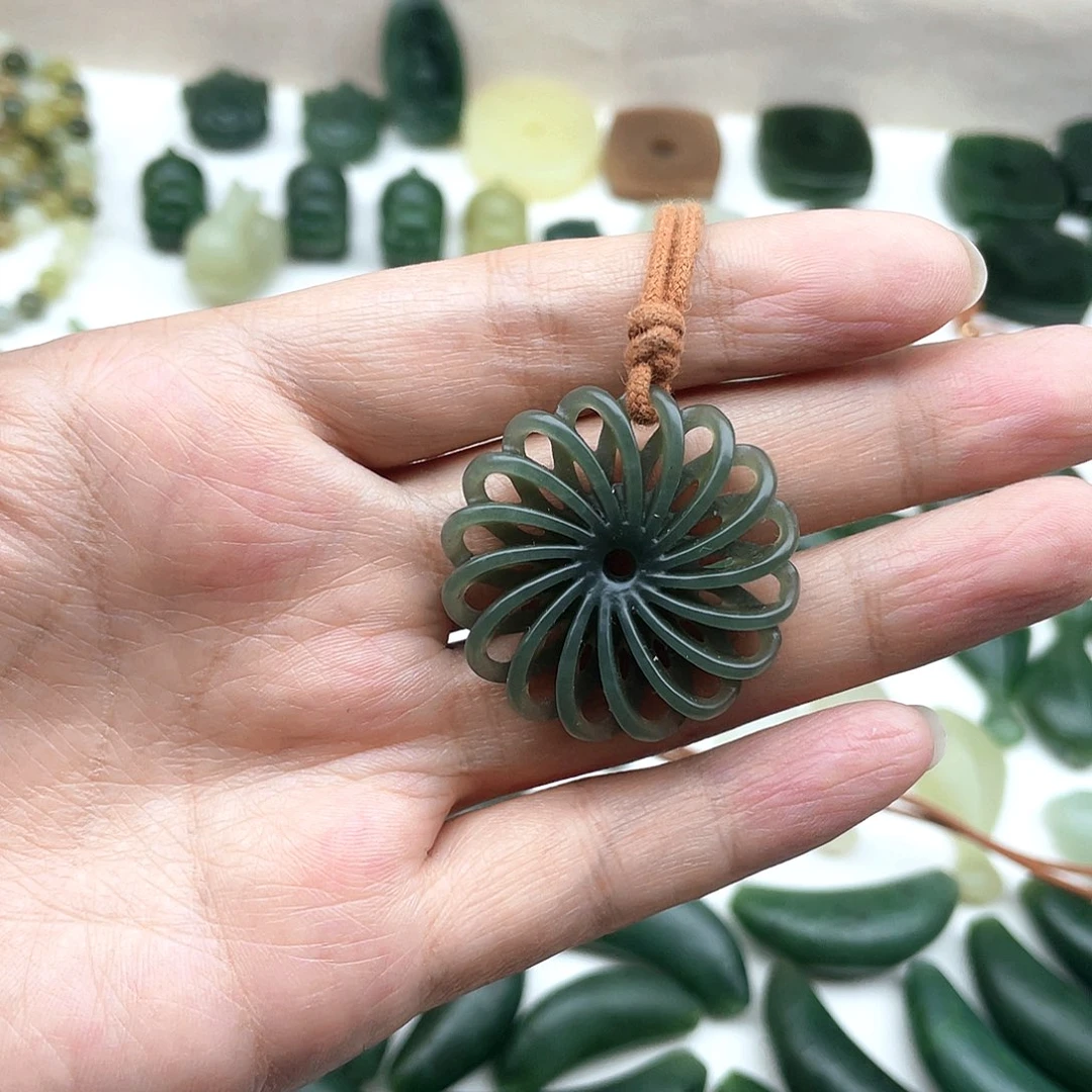 颈饰未镶嵌和田玉