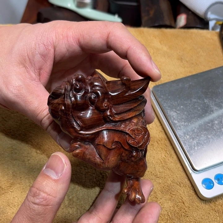 黄花梨/降香黄檀把件三足金蟾