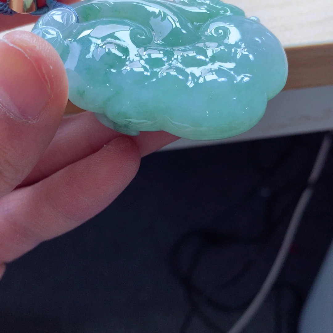 翡翠颈饰未镶嵌吊坠