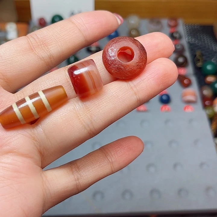 未镶嵌玛瑙/玉髓珠宝半成品三***王