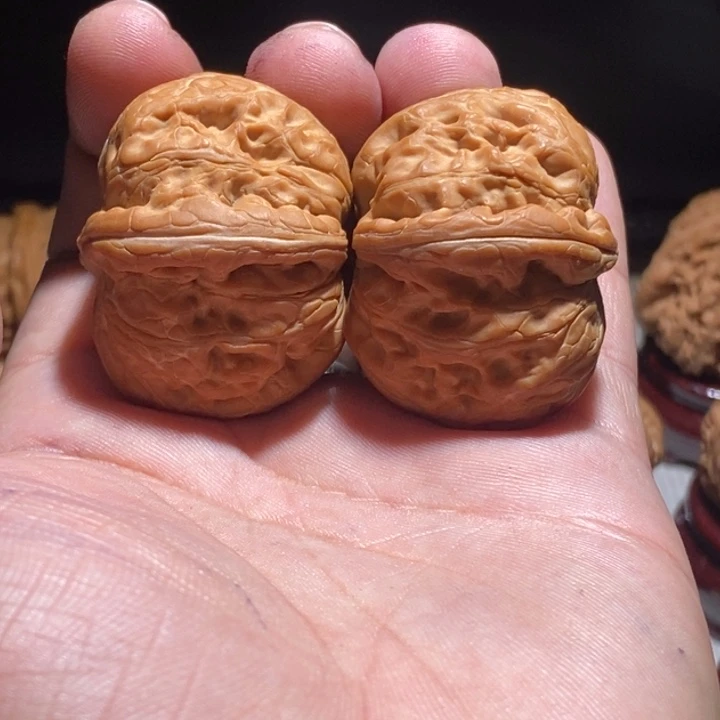 文玩核桃把件42元宝