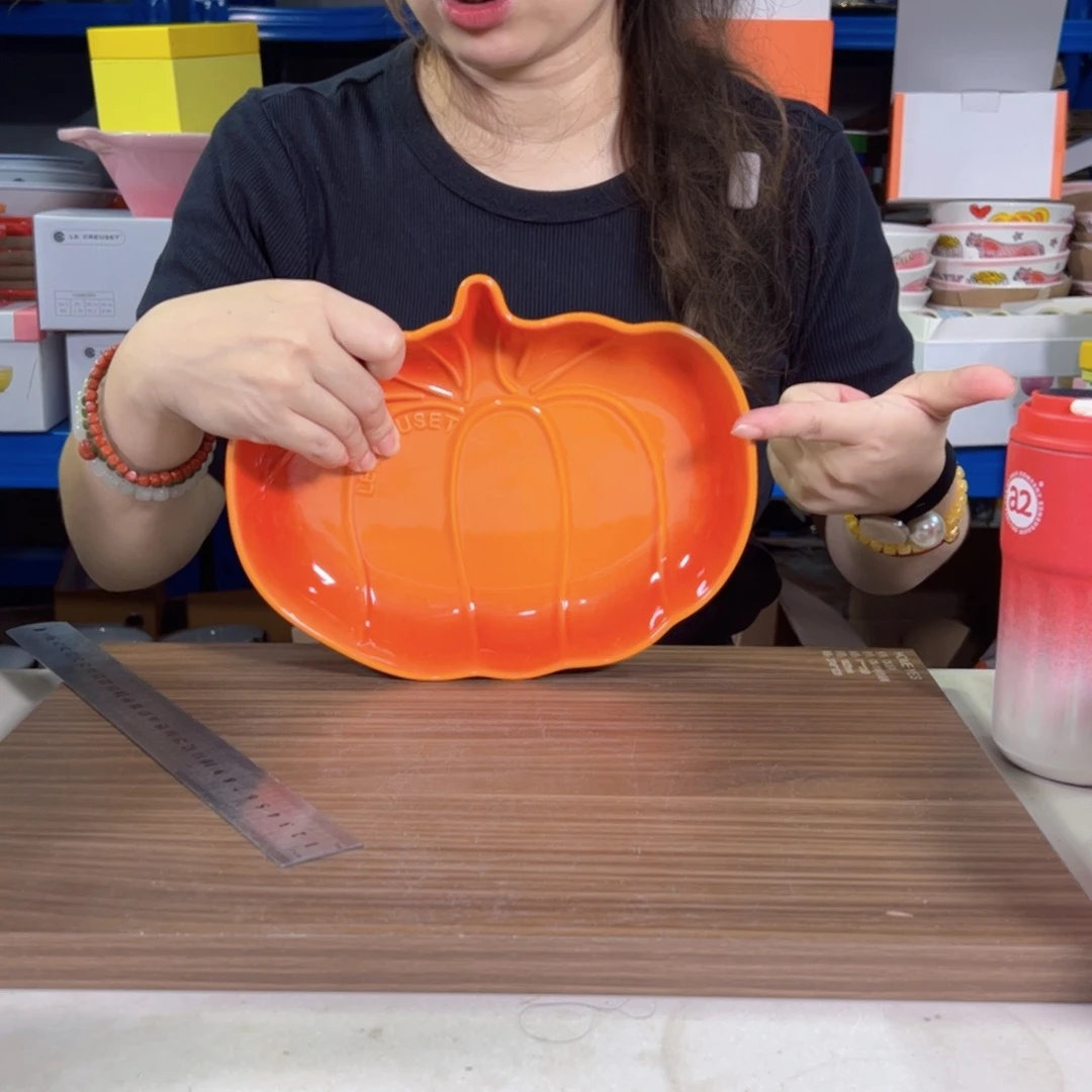陶瓷橙色南瓜盘子