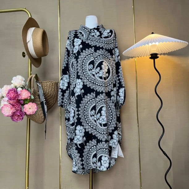 【307-359】烫钻时尚印花长袖衬衫设计风格独特