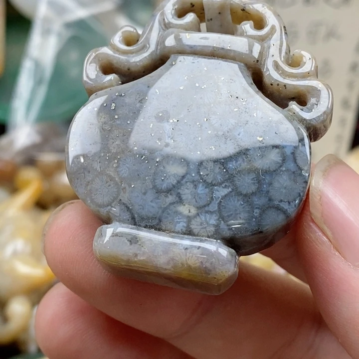 硅化珊瑚（珊瑚玉）未镶嵌颈饰