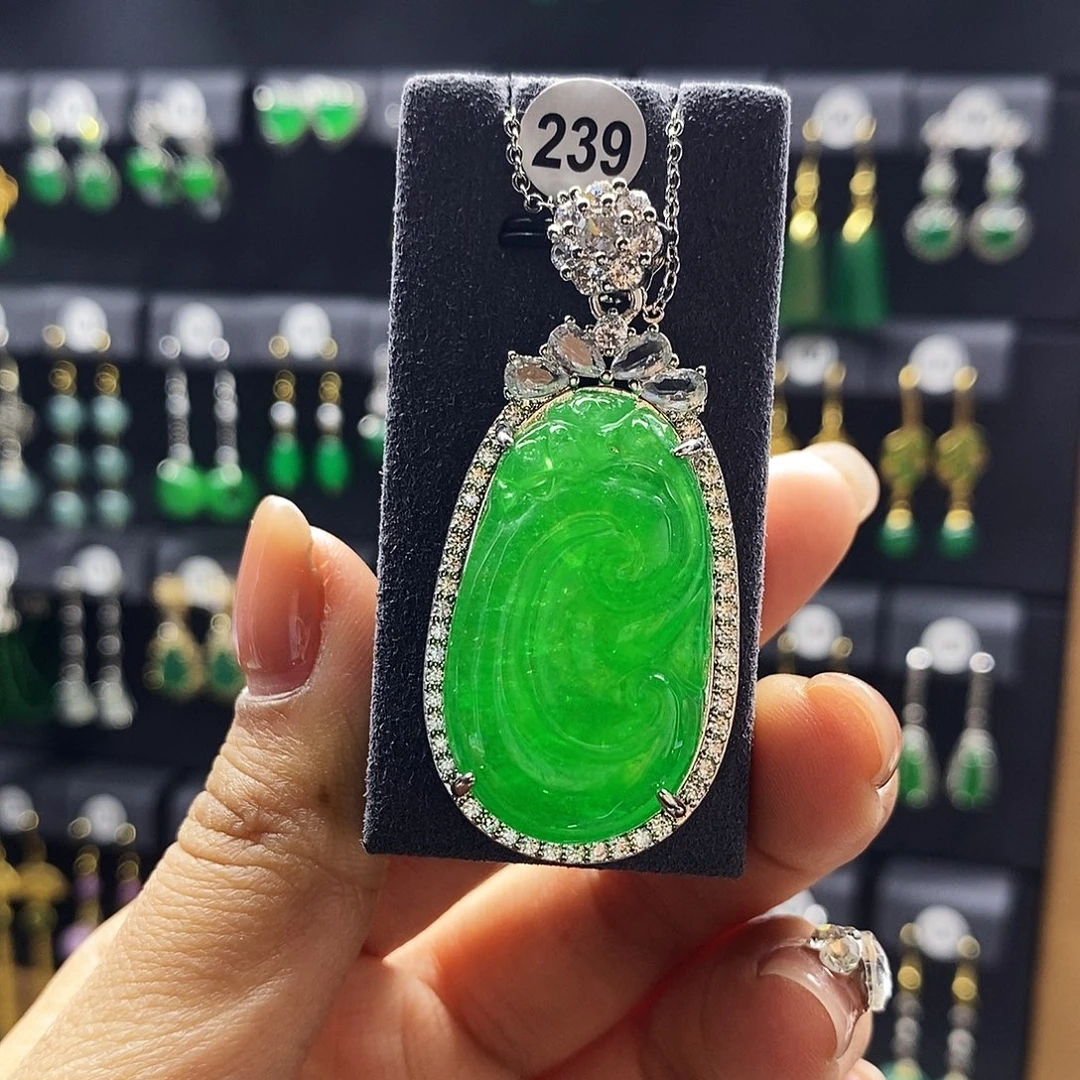 翡翠未镶嵌耳饰239